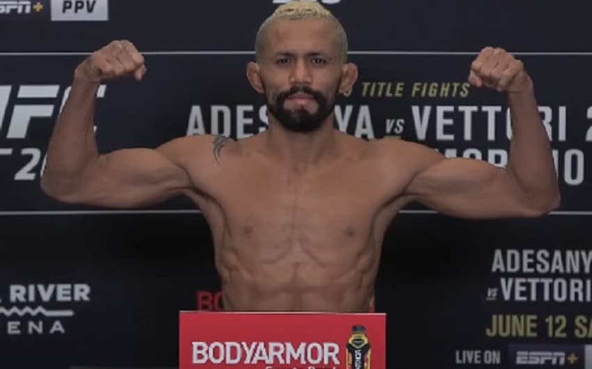 Deiveson bateu o peso e confirmou a disputa de cinturão do UFC 263 (Foto: Reprodução/YouTube)