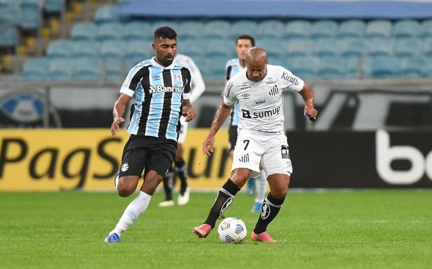 Carlos Sánchez - Grêmio x Santos