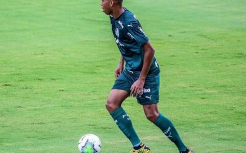 Ruan Santos em ação pelo Palmeiras (Foto: Reprodução/Instagram)