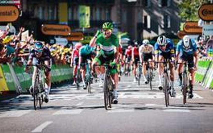 Cavendish vence e se iguala a lenda do ciclismo (Foto: Divulgação)