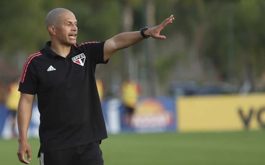 Alex, treinador do sub-20 do São Paulo