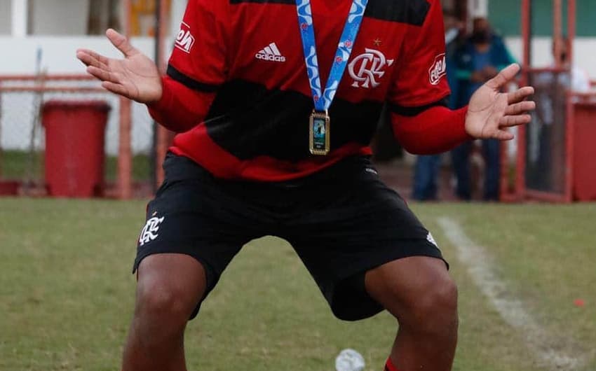 Edmílson - Sub-15 do Flamengo