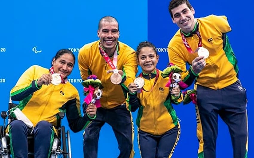 Patricia Pereira, Daniel Dias, Joana Neves e Talisson Glock conquistaram o bronze no revezamento 4 x 50m misto (Foto: Ale Cabral/CPB)