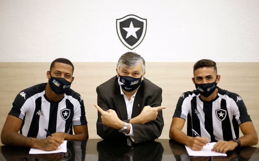 Gabriel Conceição e Juninho com Durcesio Mello - Botafogo
