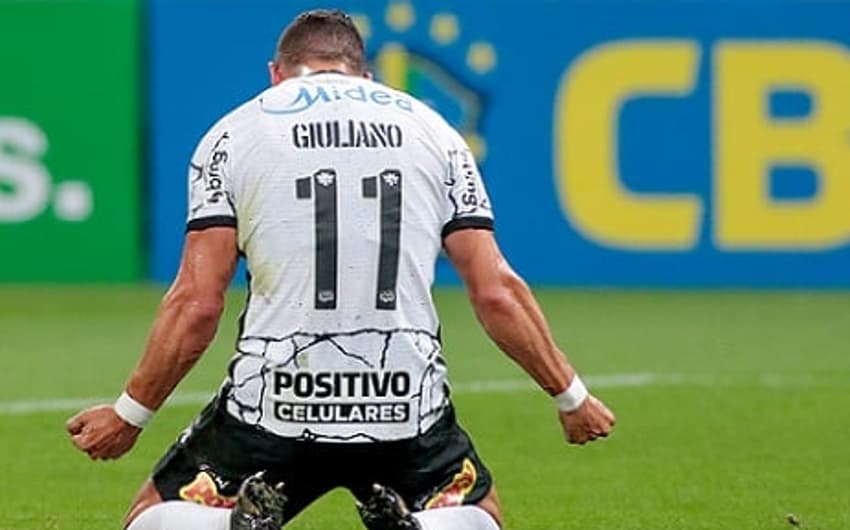 Corinthians x América-MG - Giuliano