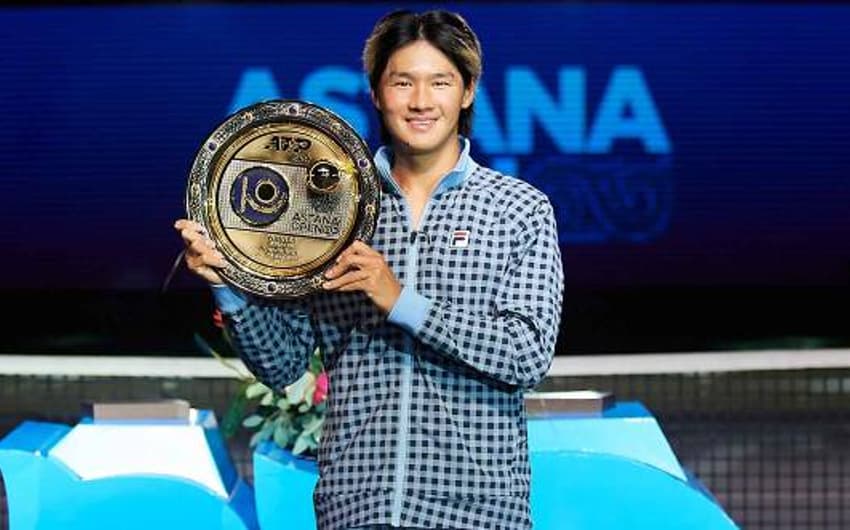 Soonwoo Kwon com título do ATP de Nur Sultan