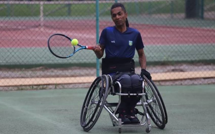 Ymanitu Silva em ação no Mundial do Tênis em Cadeira de Rodas