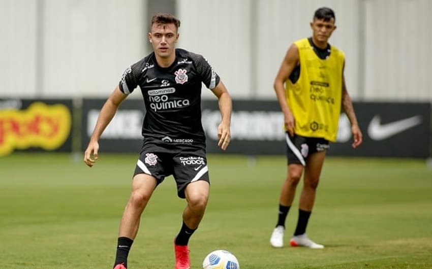 Lucas Piton - treino do Corinthians