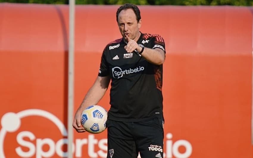 São Paulo encerrou as preparações para enfrentar o Palmeiras