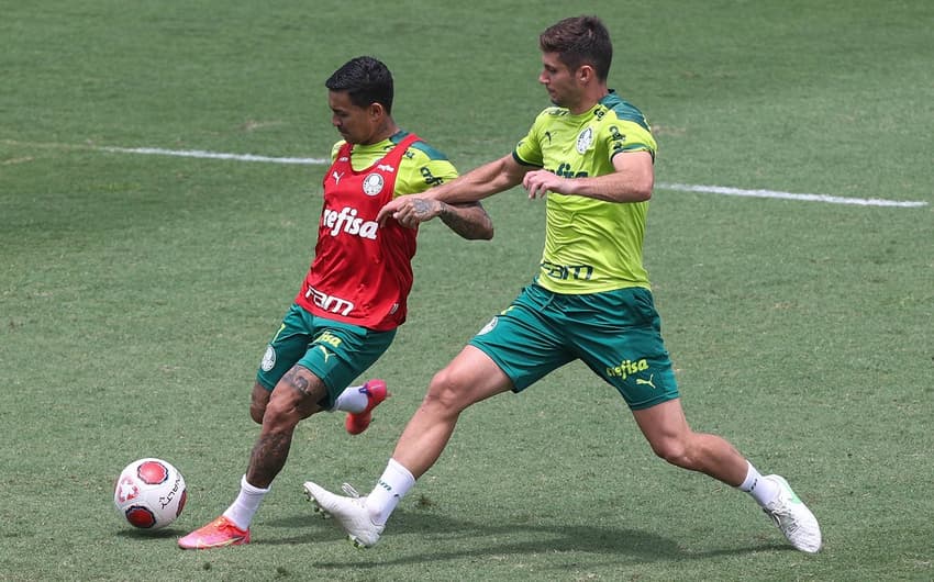 Kuscevic e Dudu treinam no Palmeiras