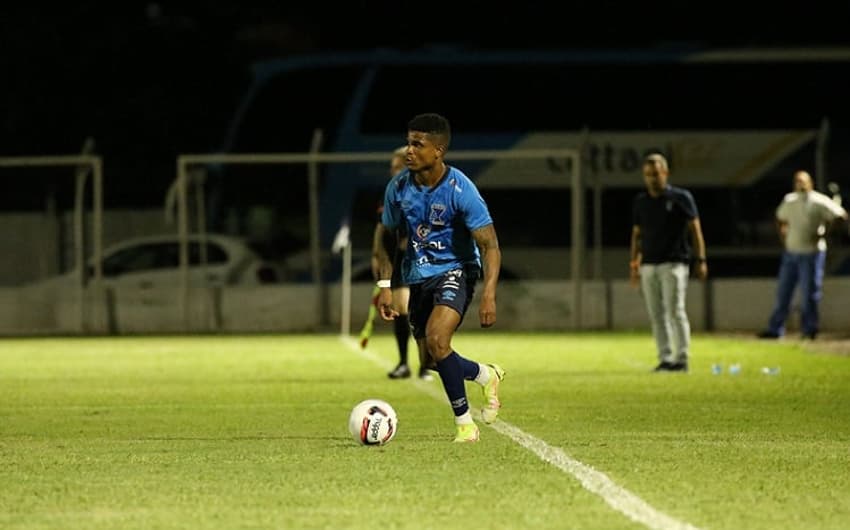 Jamerson Bahia estreou pelo Azuriz com vitória no Paranaense (Foto: Divulgação)