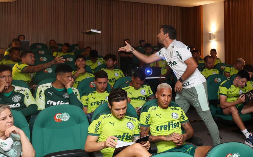 Abel Ferreira livro jogadores Palmeiras