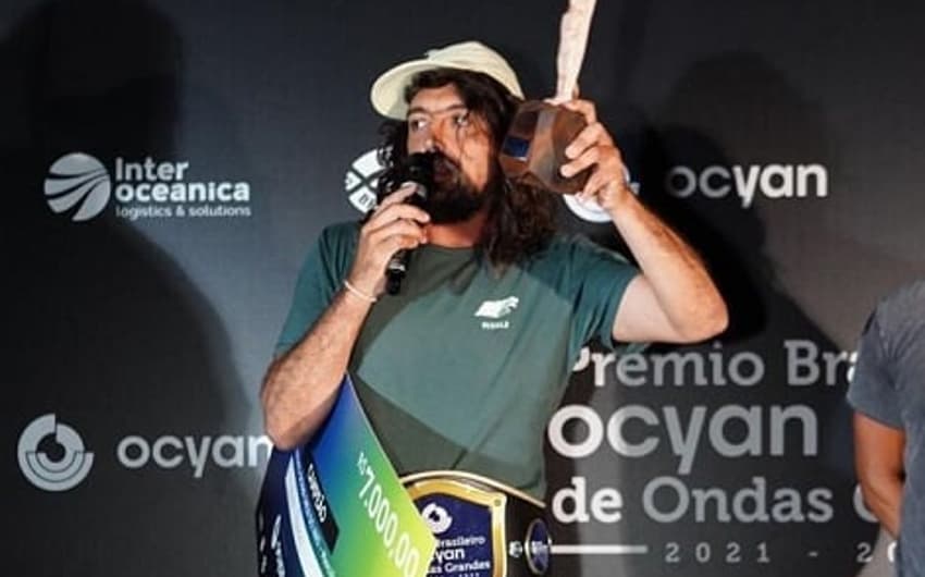 Daniel Rangel faturou o prêmio de Onda do Ano no masculino (Foto: Divulgação)