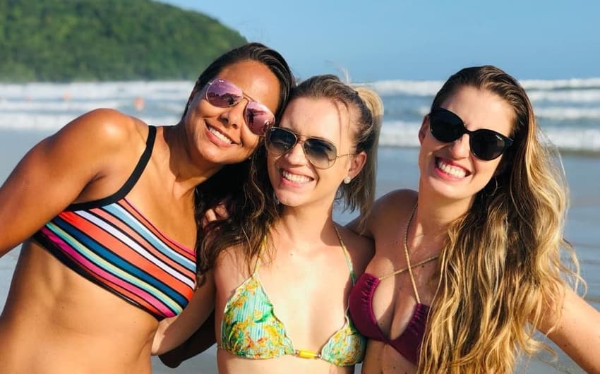 Priscila Pignolatti, Débora Reichert e Patrícia Fonseca formam o time de transplantadas que vai disputar o Ironman 70.3 Florianópolis. (Divulgação)