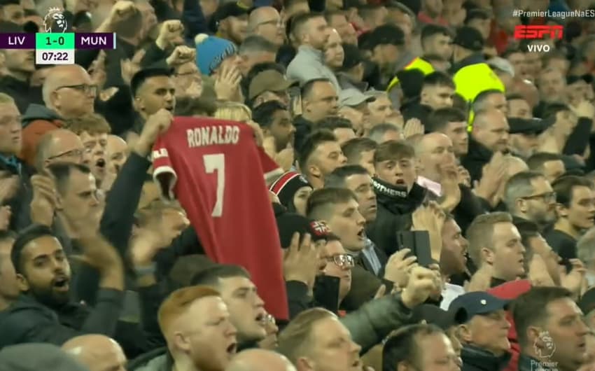 Liverpool x Manchester United - Homenagem a Cristiano Ronaldo