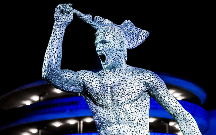Estátua do Agüero no Manchester City