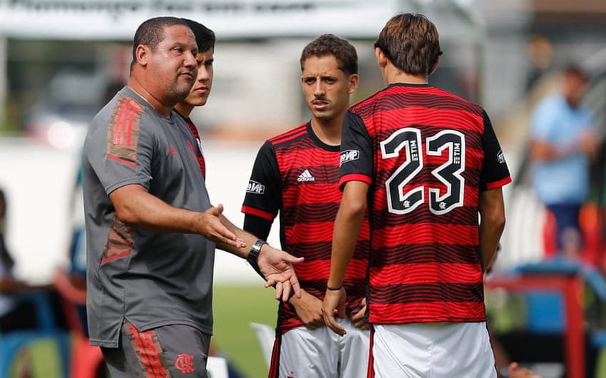 Mario Jorge - Técnico Sub-20 do Flamengo