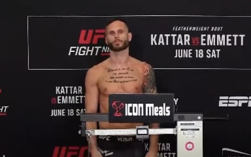 Kelly não conseguiu bater o peso e foi multado no UFC Austin (Foto: Reprodução/YouTube)