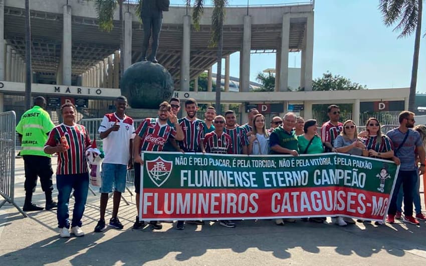 Grupo de torcedores do Fluminense