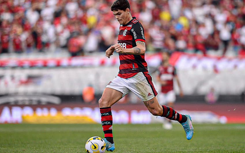 Corinthians x Flamengo - Ayrton Lucas