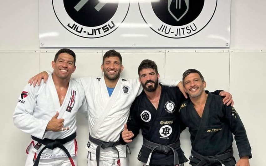 Darwin Falcão ao lado de Rafael Formiga, Rodrigo Tatuzinho e Leandro Tatu