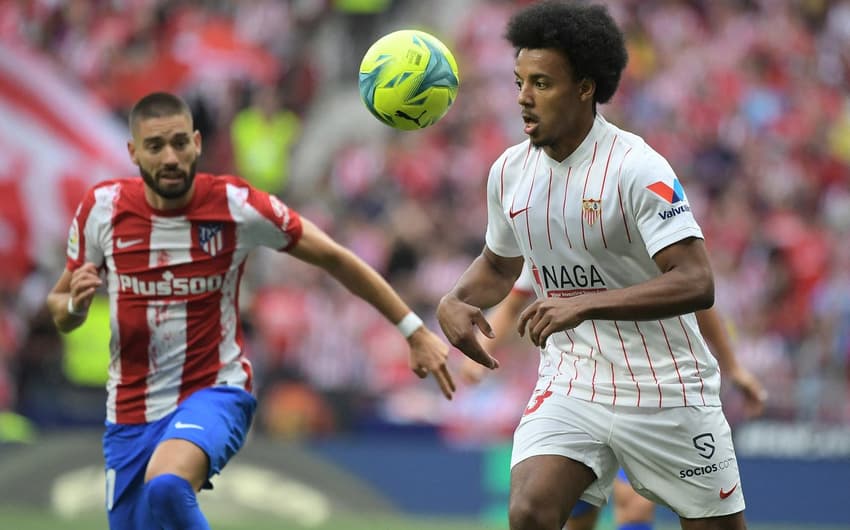 Atlético de Madrid x Sevilla -  Yannick Carrasco e Jules Koundé