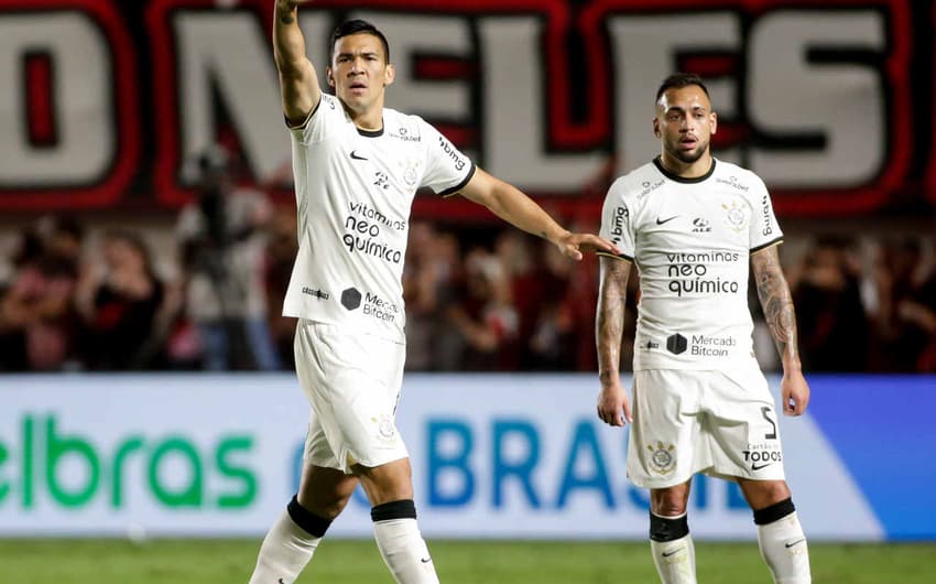 Balbuena e Maycon - Atlético-GO x Corinthians