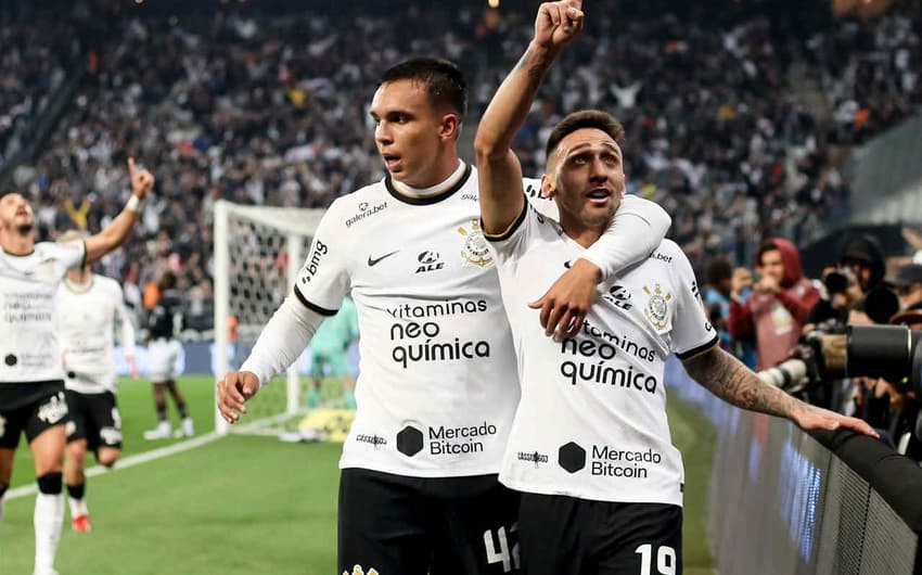 Gustavo Mosquito e Giovane - Corinthians x Botafogo