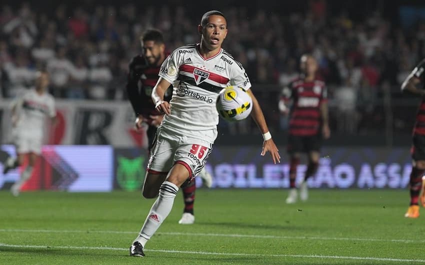 Marcos Guilherme - São Paulo 0 x 2 Flamengo