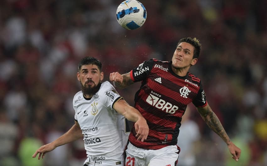 Flamengo x Corinthians - Bruno Méndez e Pedro