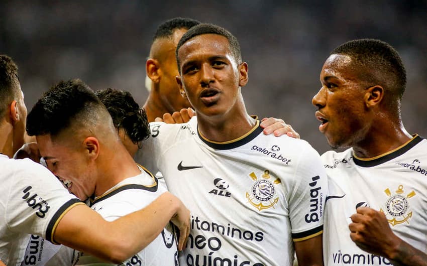 Robert Renan, Xavier e Roni - Corinthians 4 x 0 Santos - Copa do Brasil 2022