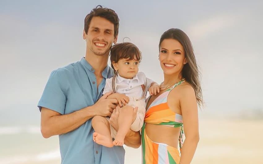 Rodrigo Caio e Família