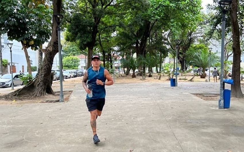 Quatro dias por semana, Lucas MotoVlog treina corrida para a São Silvestre. (Divulgação)
