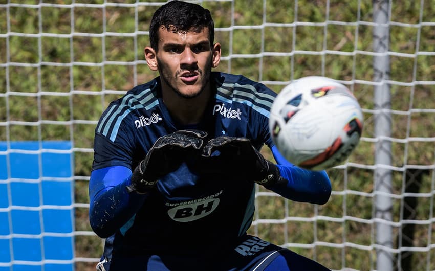 Gabriel Mesquita é goleiro reserva no Cruzeiro
