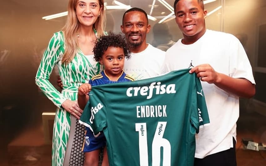 Endrick e Família - Assinatura com o Real Madrid