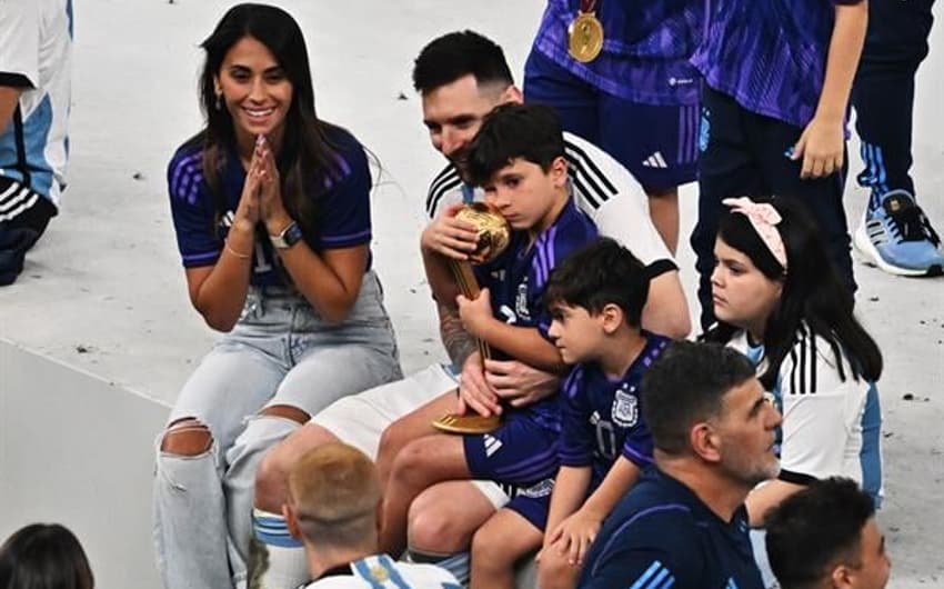 Messi e família após o título na Copa do Mundo