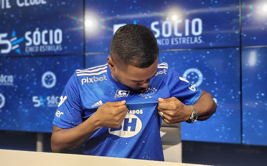 Recém Chegado Nikão Cita ídolo Do Cruzeiro Como Referência Lance 1892