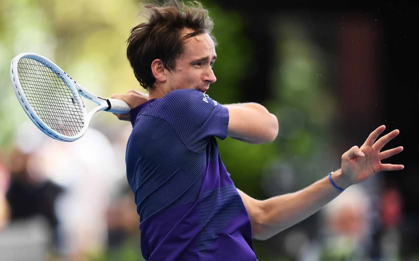 Daniil Medvedev em ação pelo ATP de Adelaide 1