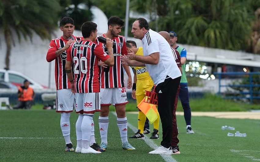 Rogério Ceni e jogadores do São Paulo - Santo André x Santos