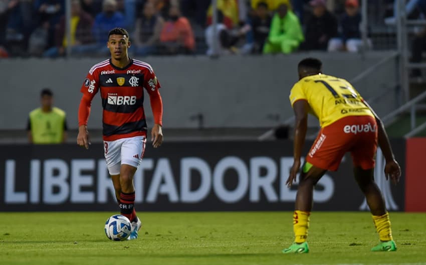 Flamengo x Aucas (Victor Hugo)