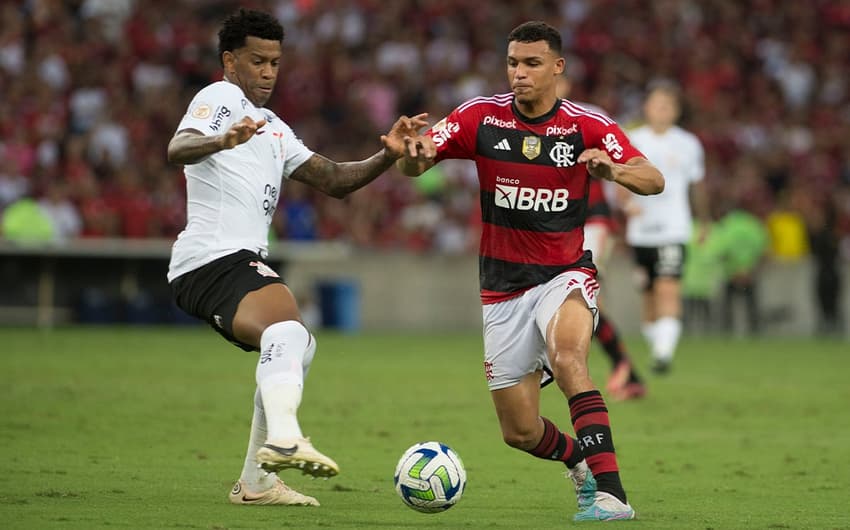 Flamengo venceu o Corinthians no primeiro turno do Brasileirão