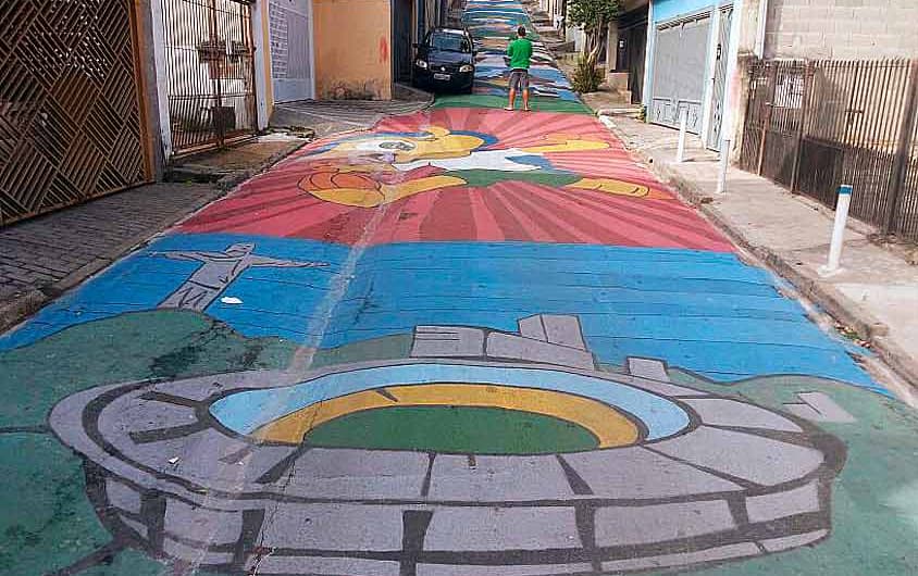 Rua pintada (Foto: Valdir Bueno Júnior)