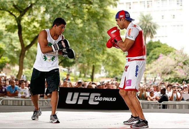 Além de treinar com Vitor Belfort, Durinho é amigo do ex-campeão (FOTO: UFC)