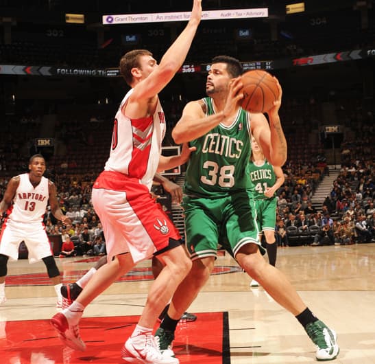 Vitor Faverani - Boston Celtics (Foto: AFP)