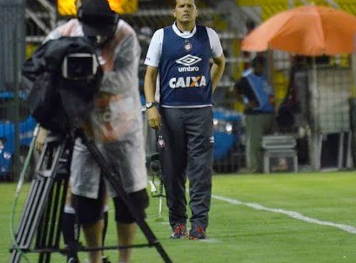 Claudinei Oliveira (Foto: Gustavo Oliveira/Site Oficial Atlético-PR)