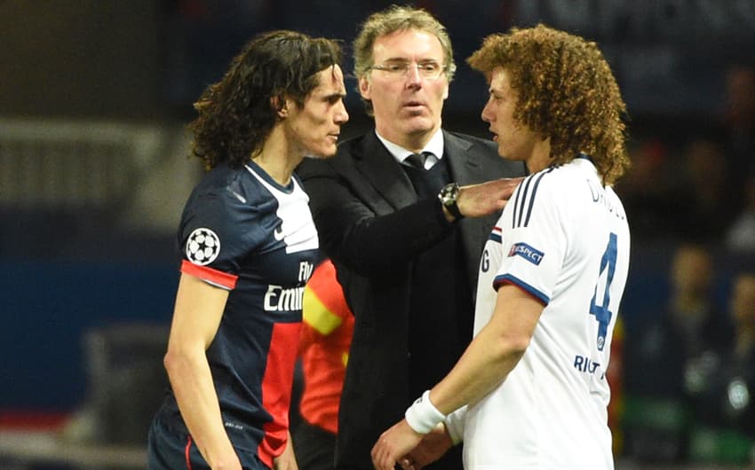Paris Saint-Germain x Chelsea - David Luiz e Cavani (Foto: Martin Bureau/ AFP)