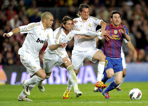 Messi - Barcelona x Real Madrid (Foto: Lluis Gene/AFP)
