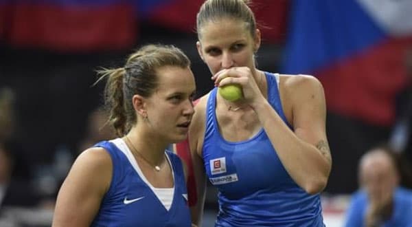 Karolina Pliskova e Barbora Strycova na final da Fed Cup