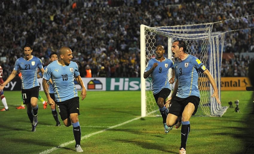 Eliminatorias - Uruguai x Chile (foto:AFP)