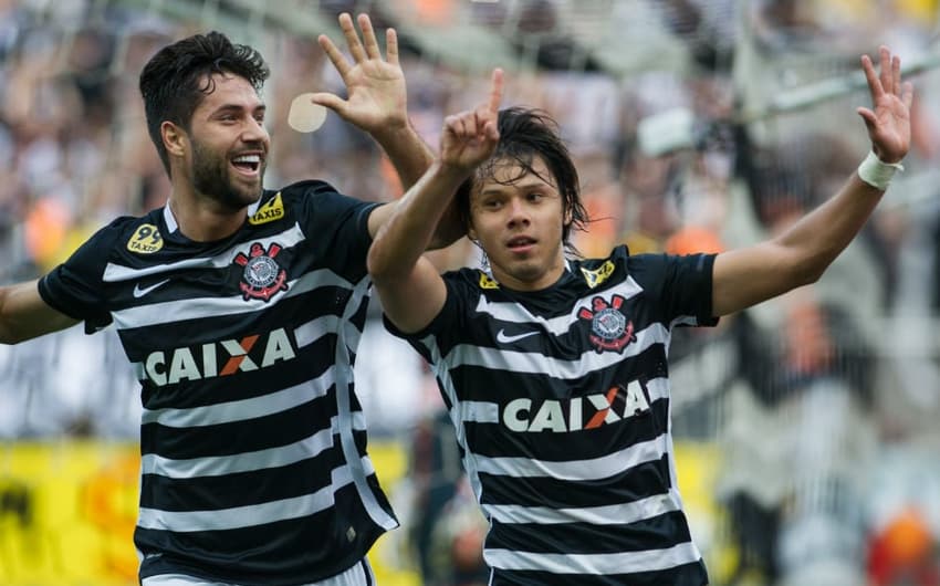 Romero comemora gol pelo Corinthians